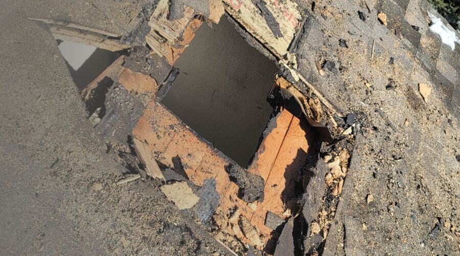 Why choose CrownEdge Pros for water damage restoration in Oxnard